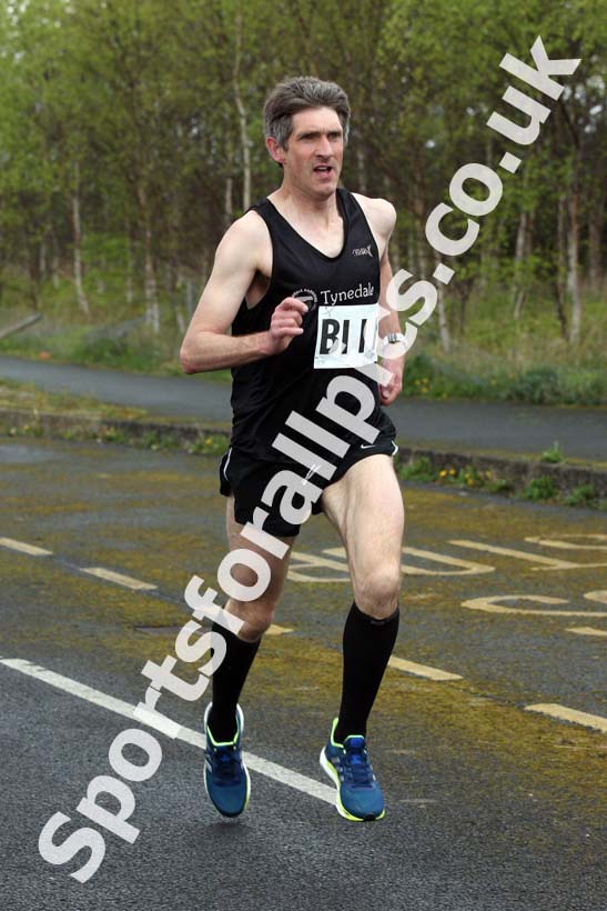 Senior mens relay, Elswick Good Friday Road Races. Photo: David T. Hewitson/Sports for All Pics